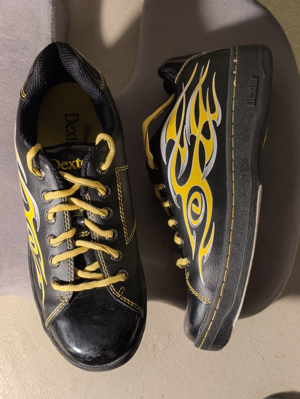 Vintage Dexter Men’s Tribe II Black & Yellow Flame Bowling Shoes